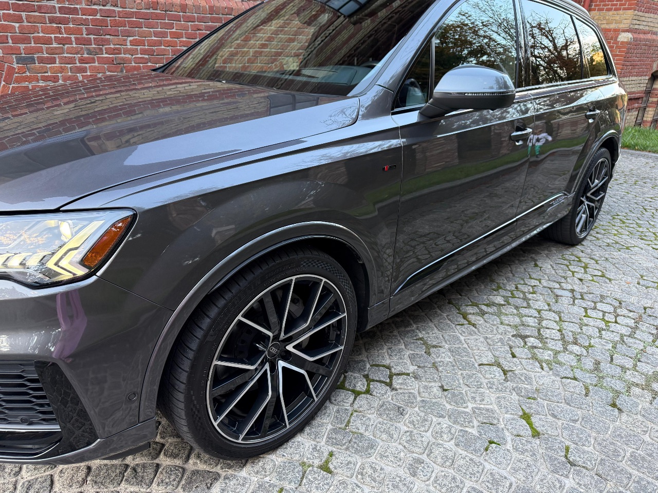 Audi Q7 - фото 5