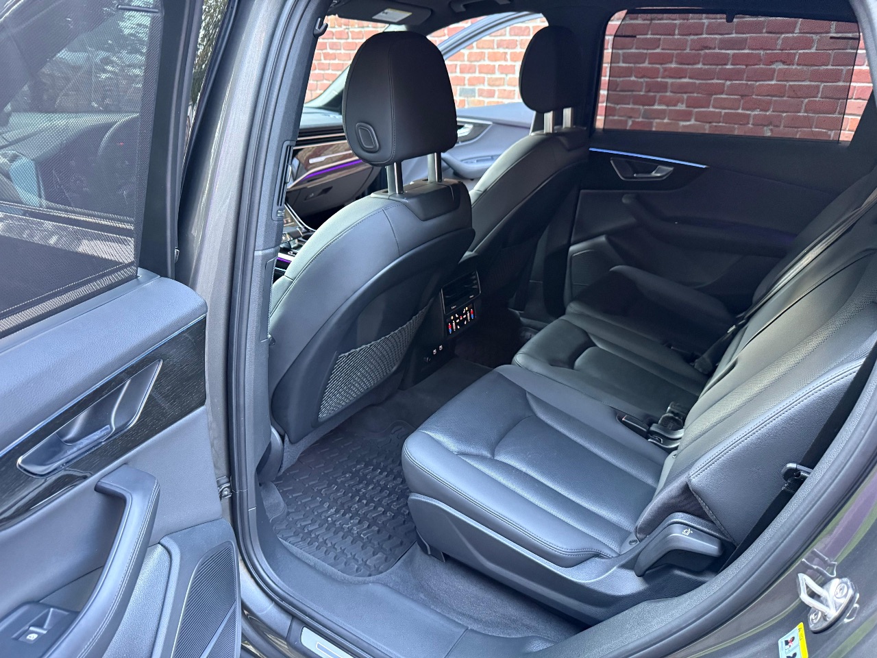 Audi Q7 - фото 23