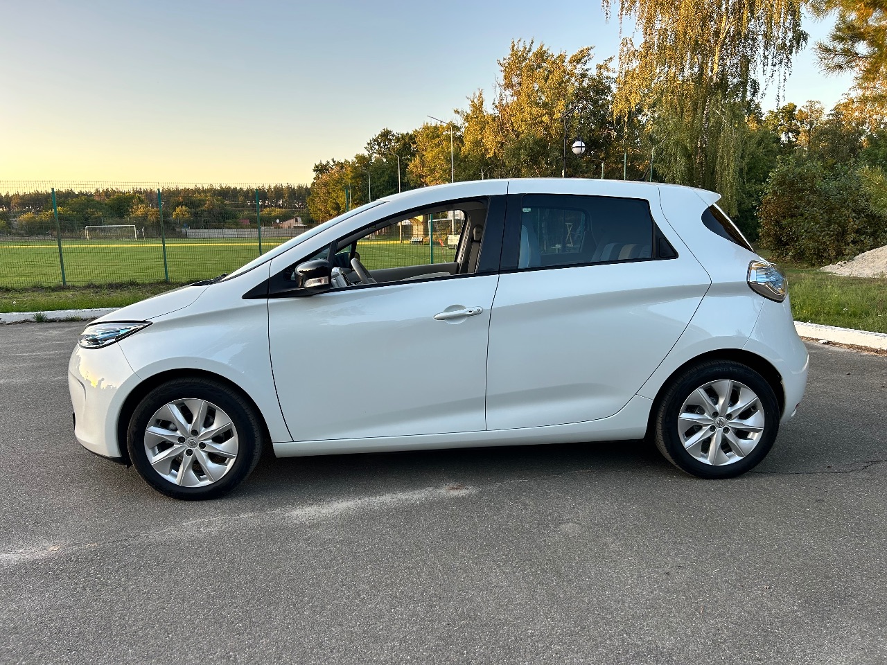 Renault ZOE - фото 2