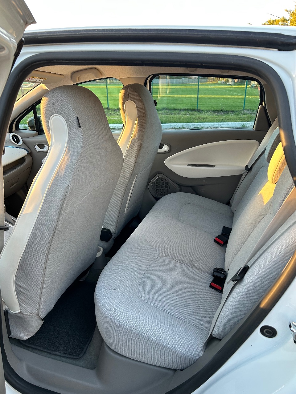 Renault ZOE - фото 13