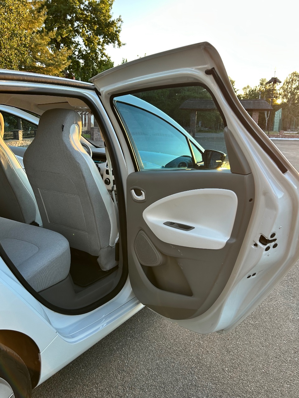 Renault ZOE - фото 14