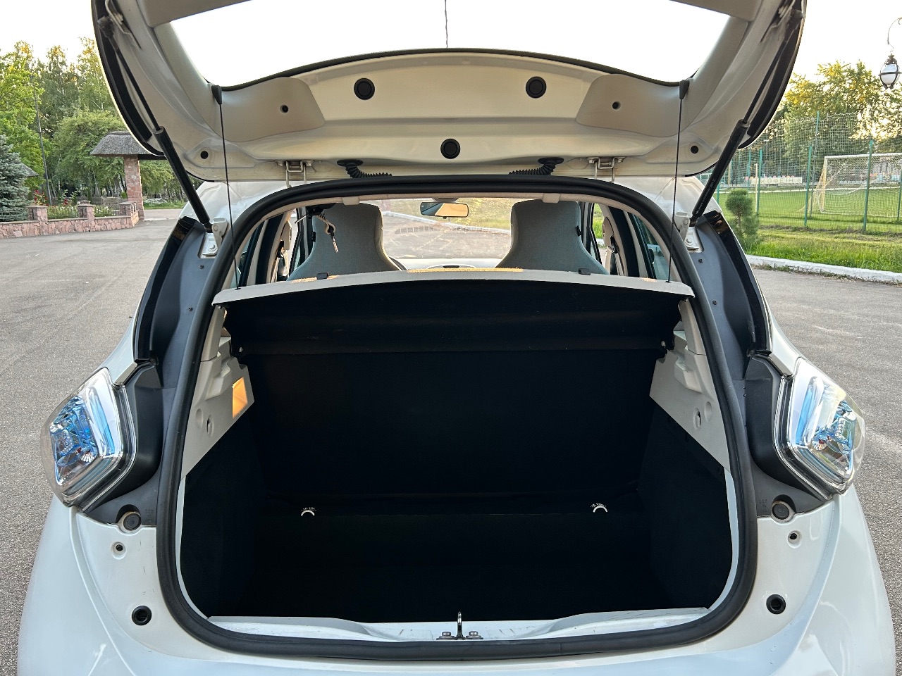 Renault ZOE - фото 18