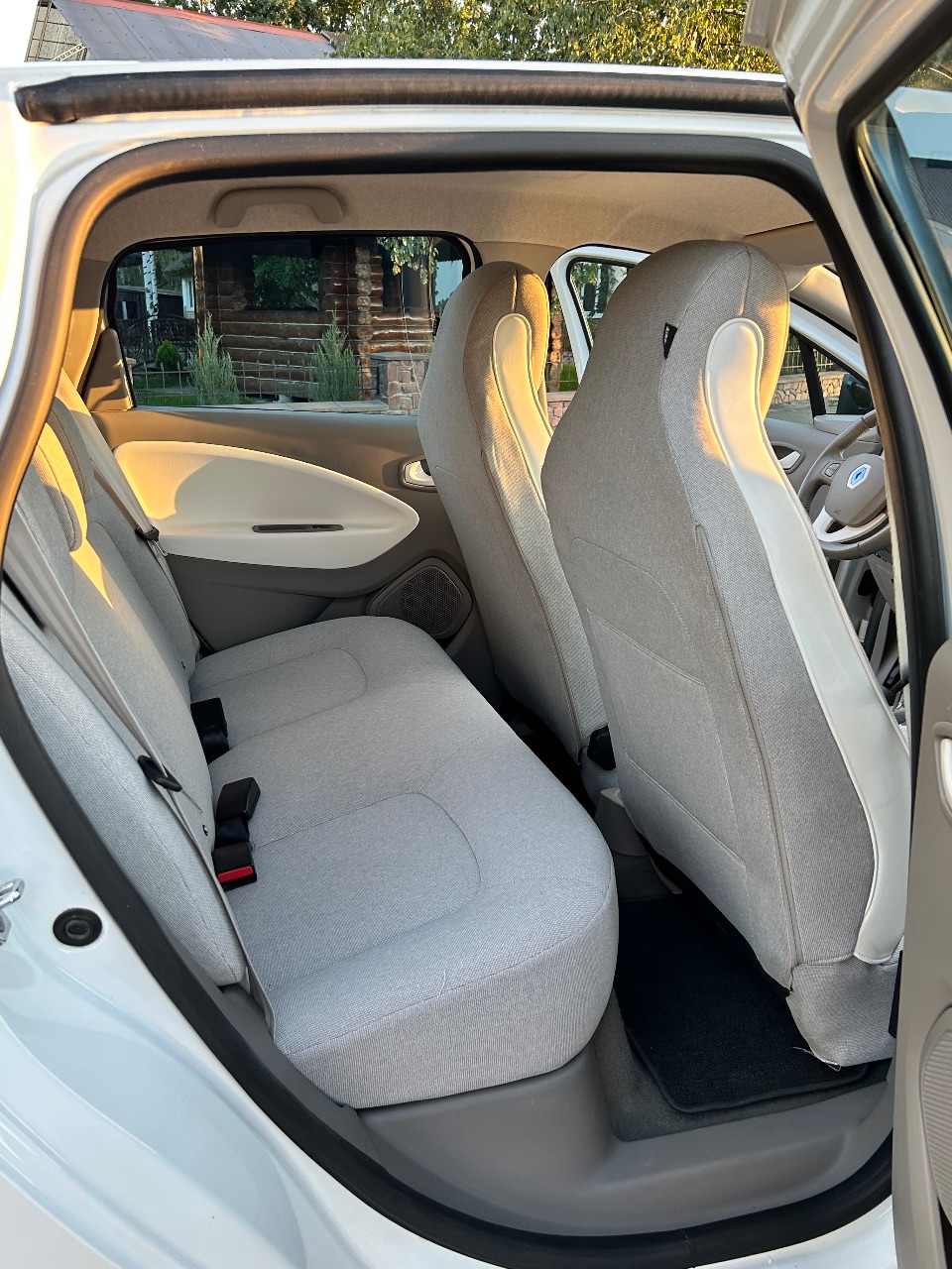 Renault ZOE - фото 15