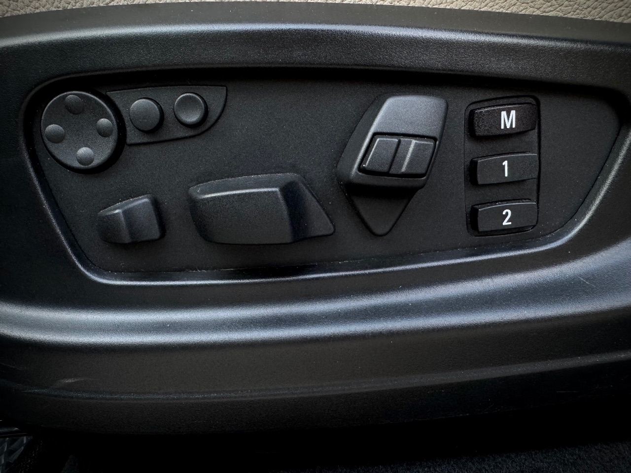 BMW X6 - фото 30