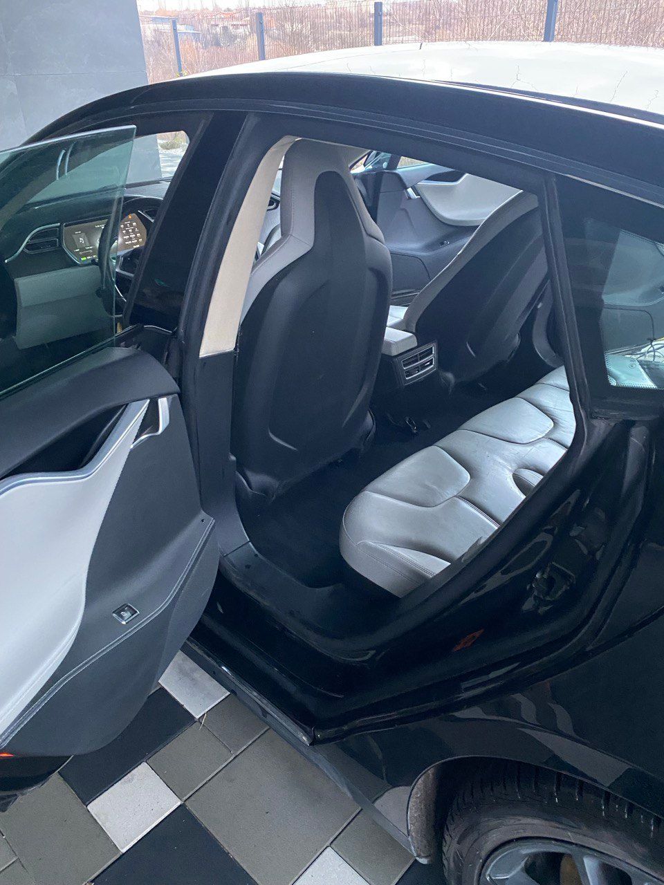 Tesla Model S - фото 4