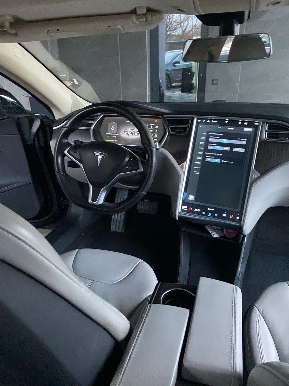 Tesla Model S - фото 13