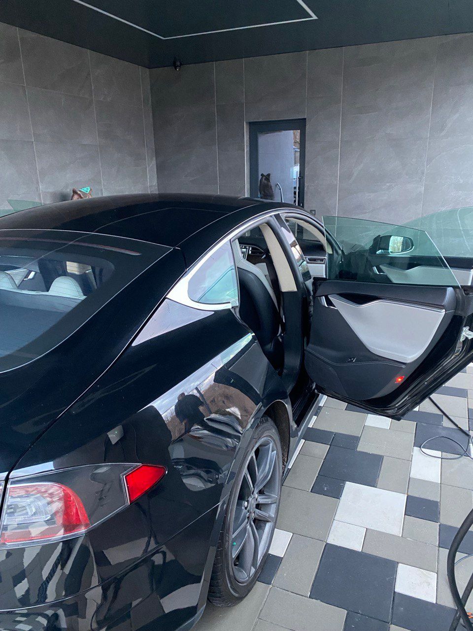 Tesla Model S - фото 5