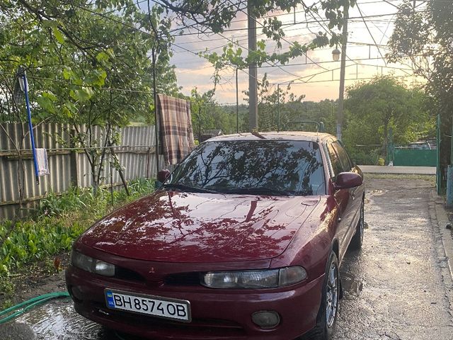 Mitsubishi Galant - фото 1