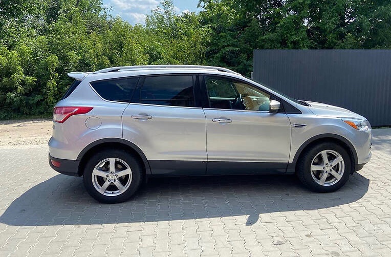 Ford Escape - фото 1