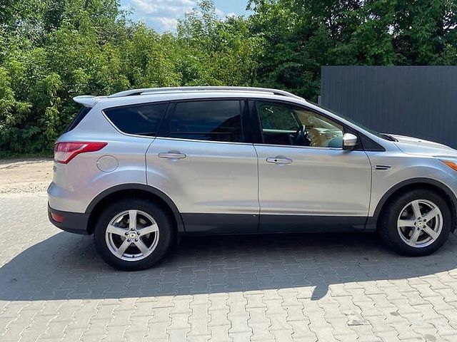 Ford Escape - фото 1