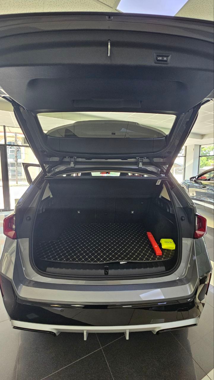 BMW iX1 - фото 15