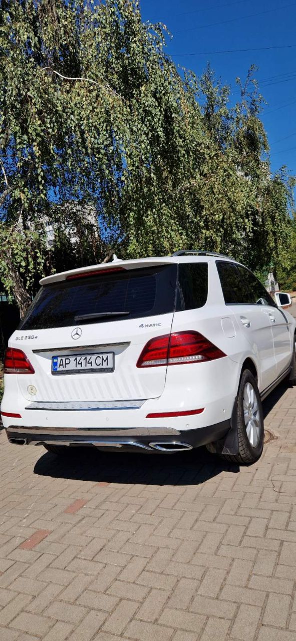 Mercedes-Benz GLE - фото 6