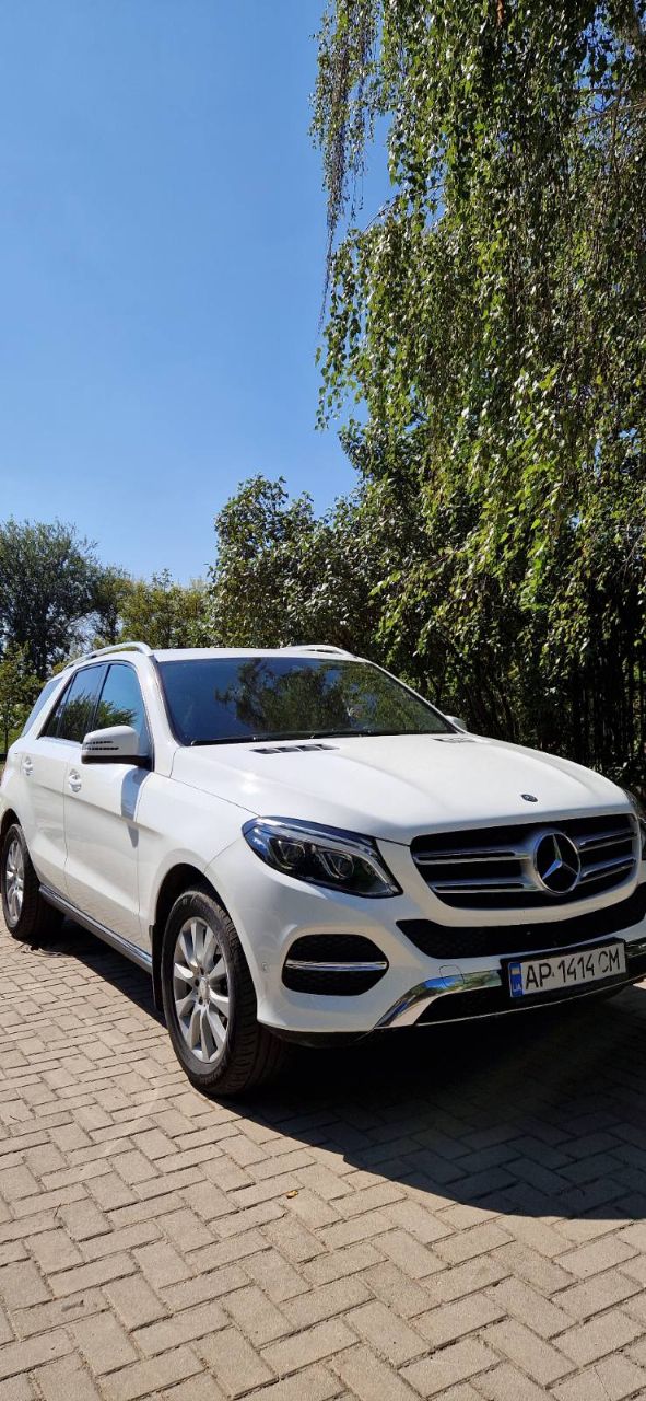 Mercedes-Benz GLE - фото 1