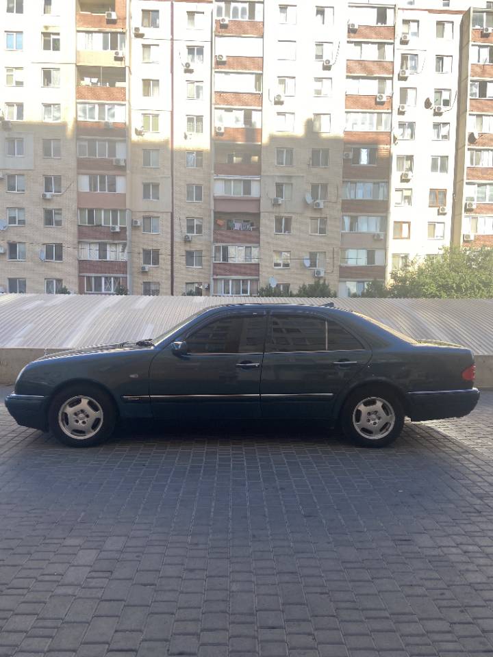 Mercedes-Benz E-Класс - фото 6