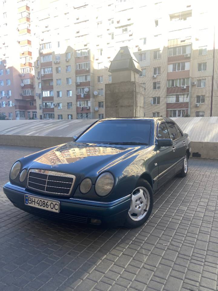 Mercedes-Benz E-Класс - фото 1