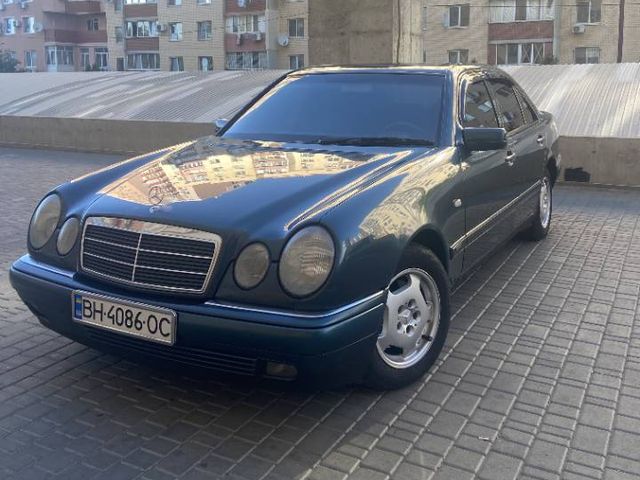 Mercedes-Benz E-Класс - зображення 1