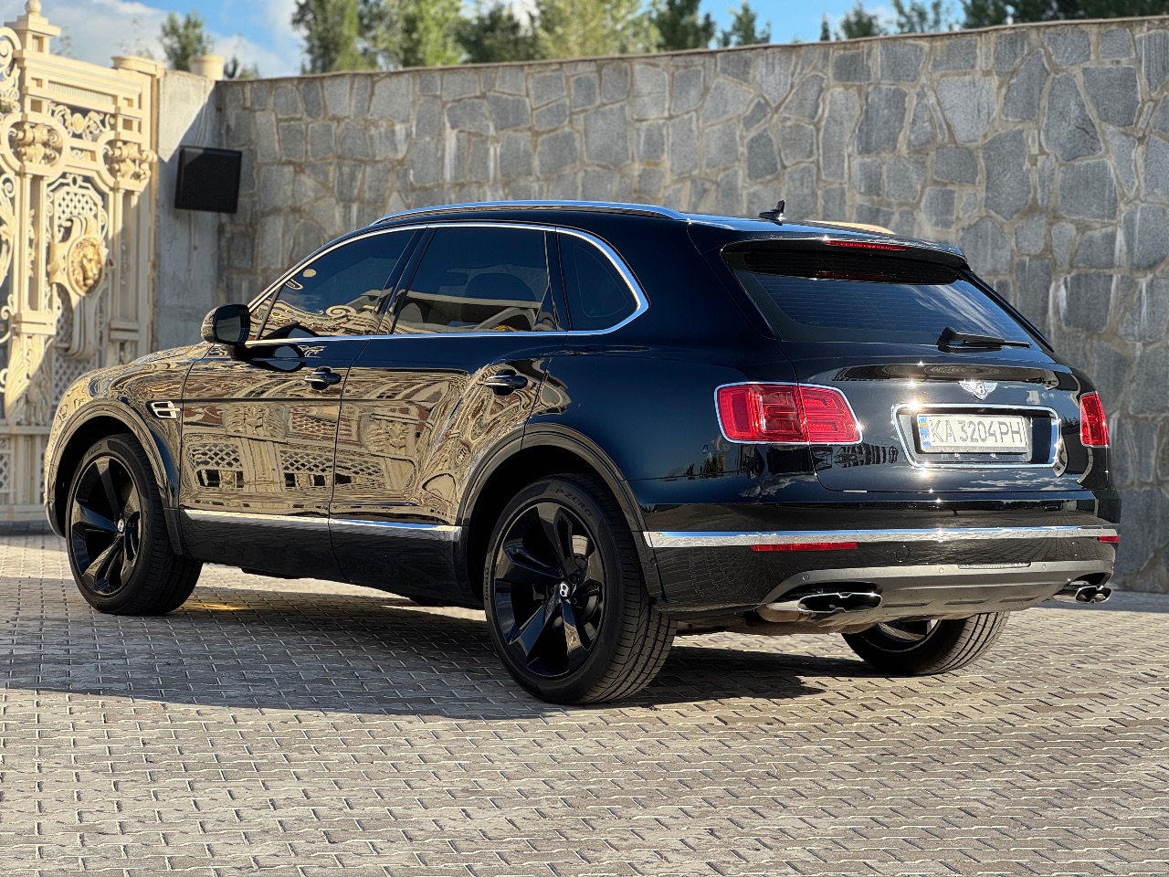 Bentley Bentayga - фото 12