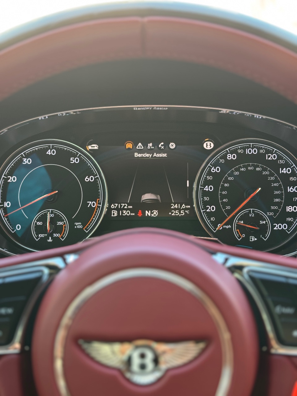 Bentley Bentayga - фото 21