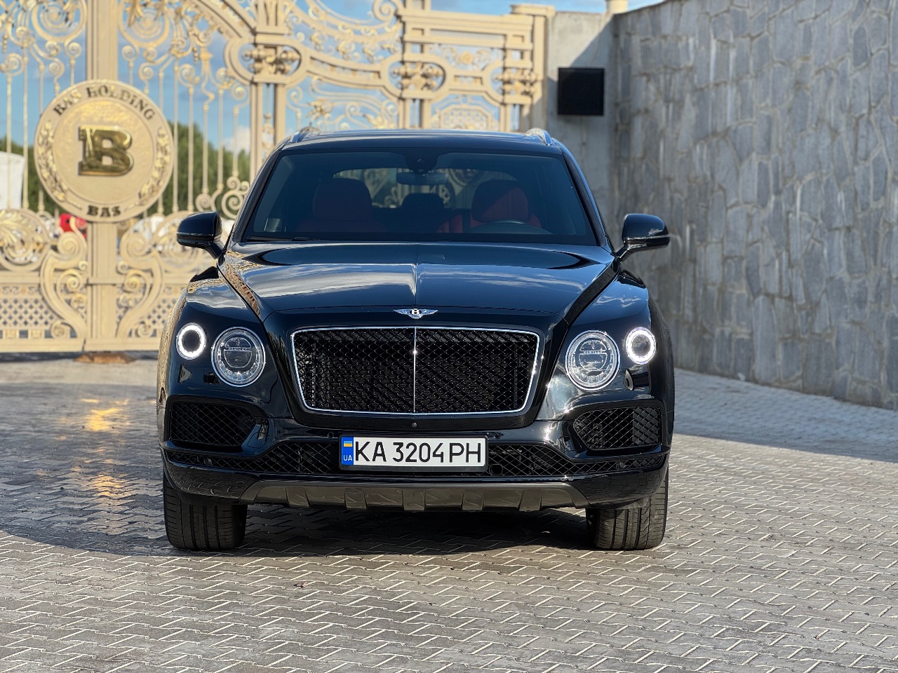 Bentley Bentayga - фото 1