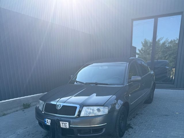 Skoda Superb - фото 3