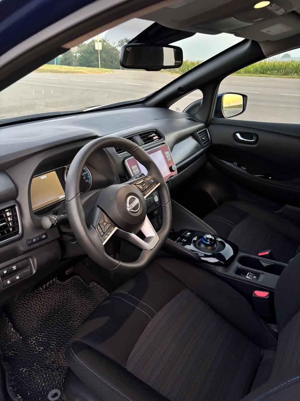 Nissan Leaf - фото 5