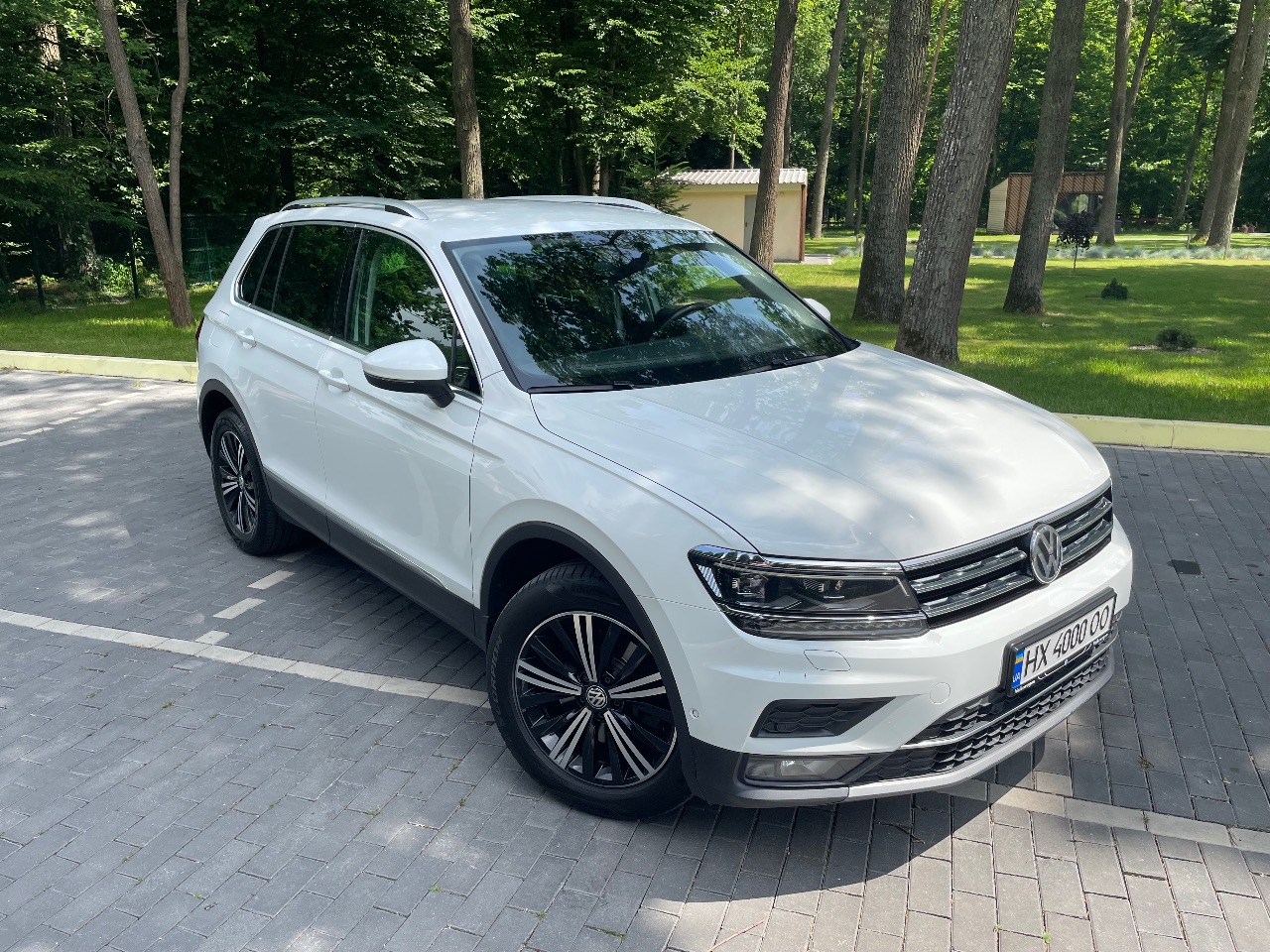 Volkswagen Tiguan - фото 1