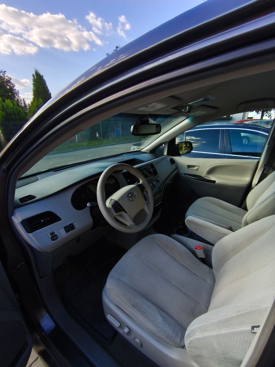 Toyota Sienna - фото 8