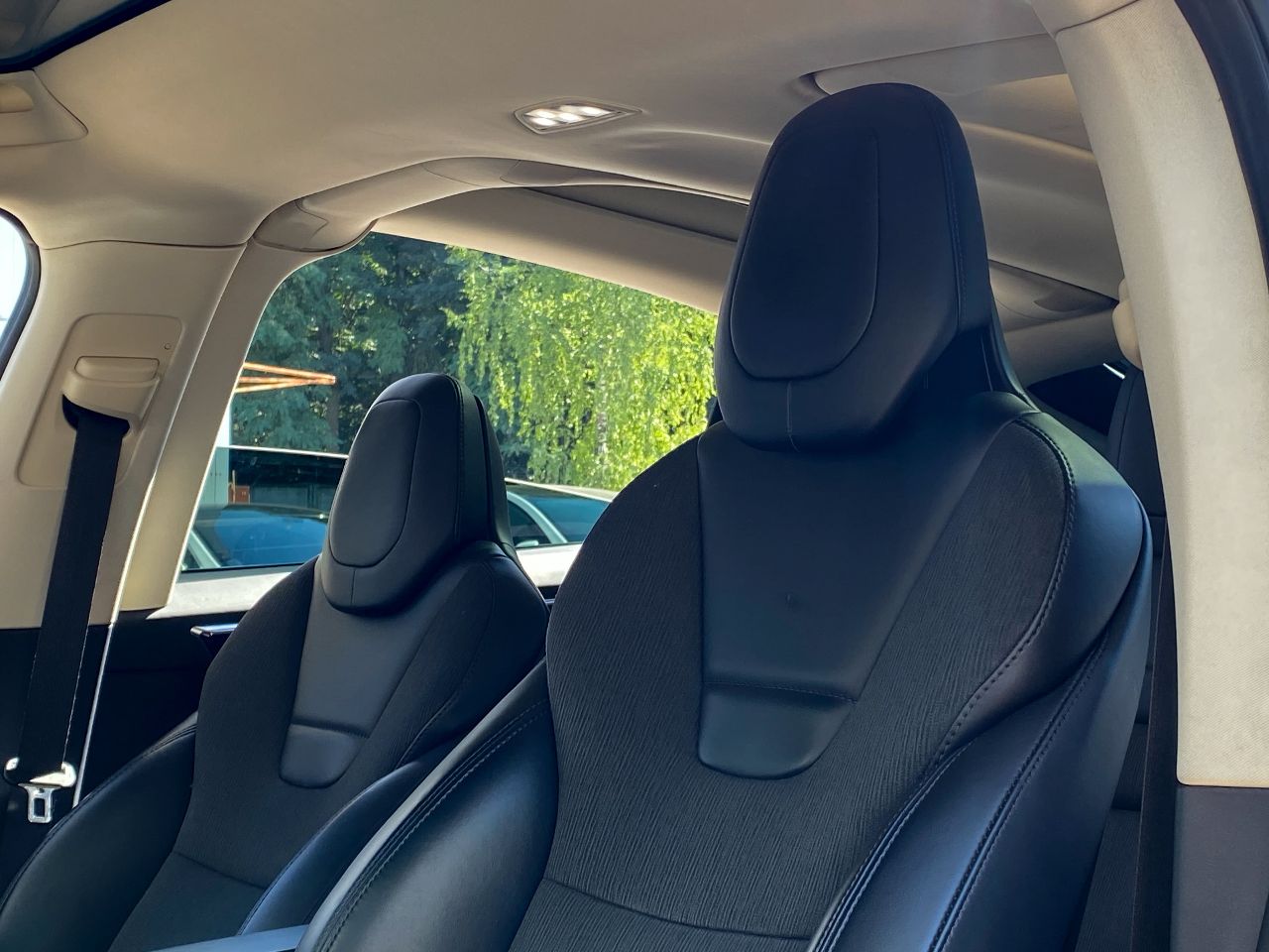 Tesla Model X - фото 11