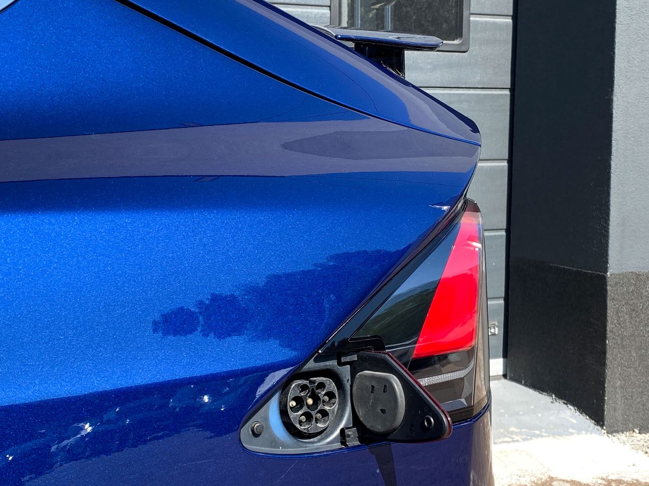 Tesla Model X - фото 22