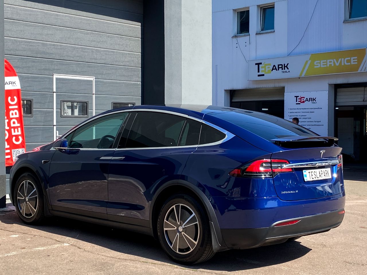 Tesla Model X - фото 5
