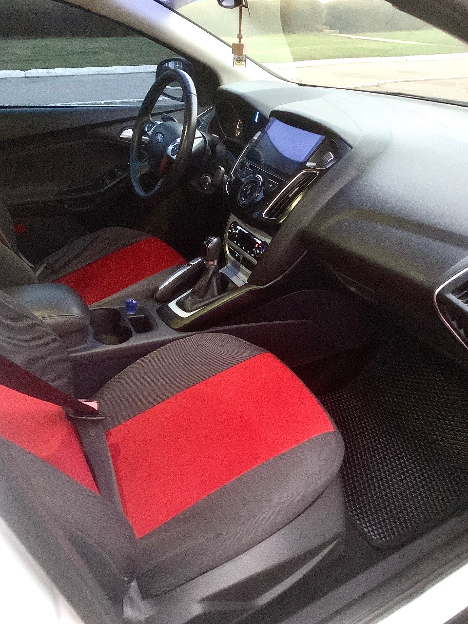 Ford Focus - фото 7