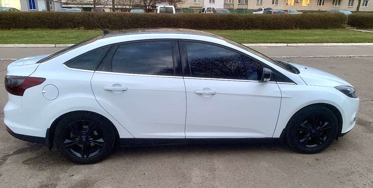 Ford Focus - фото 5