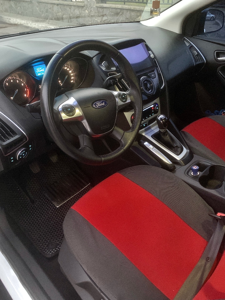 Ford Focus - фото 9