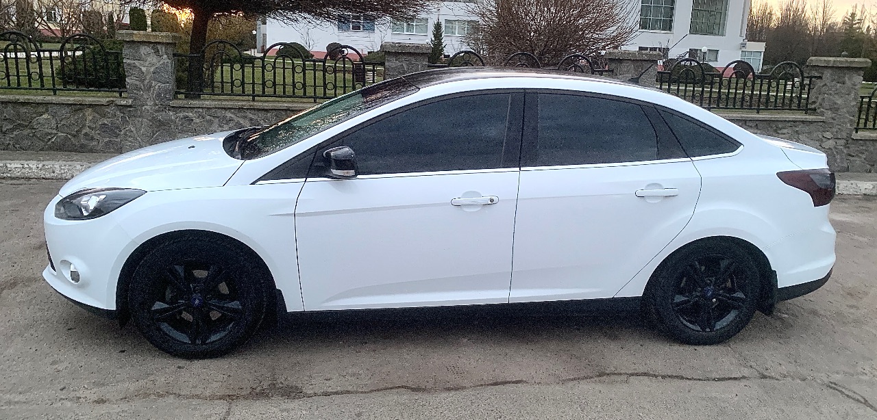 Ford Focus - фото 3