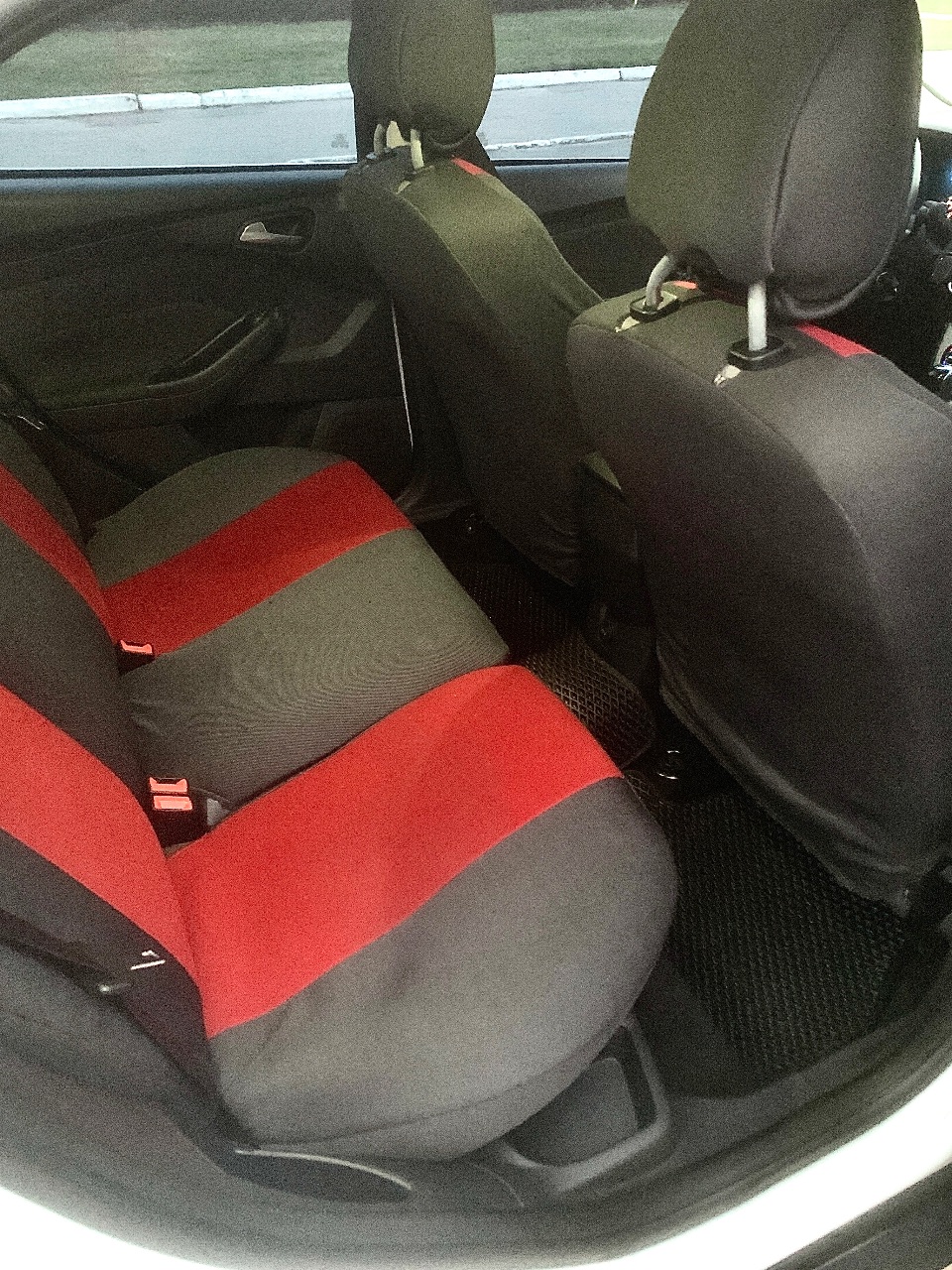 Ford Focus - фото 8