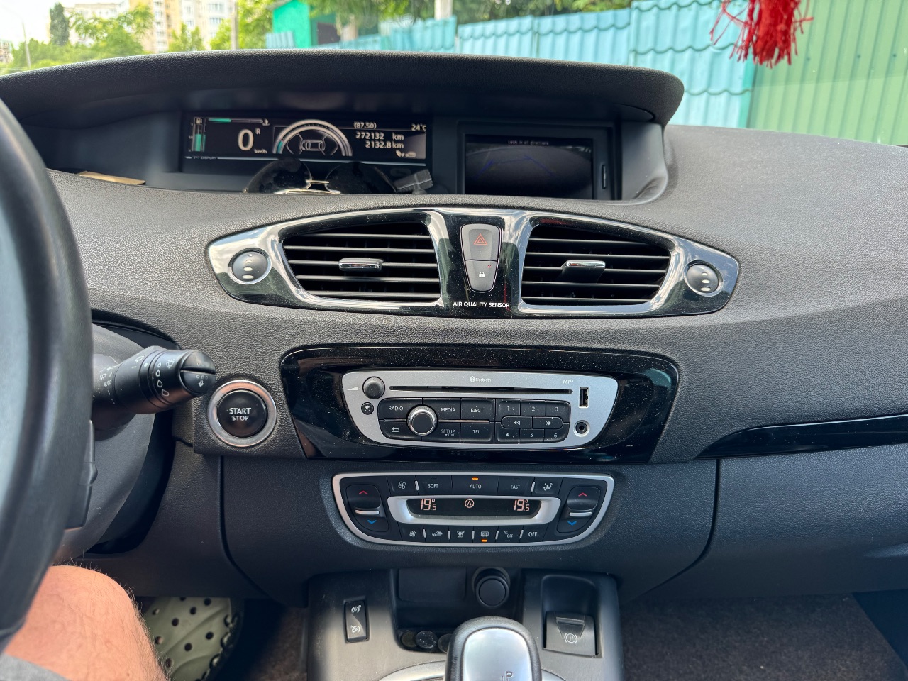 Renault Scenic - фото 9