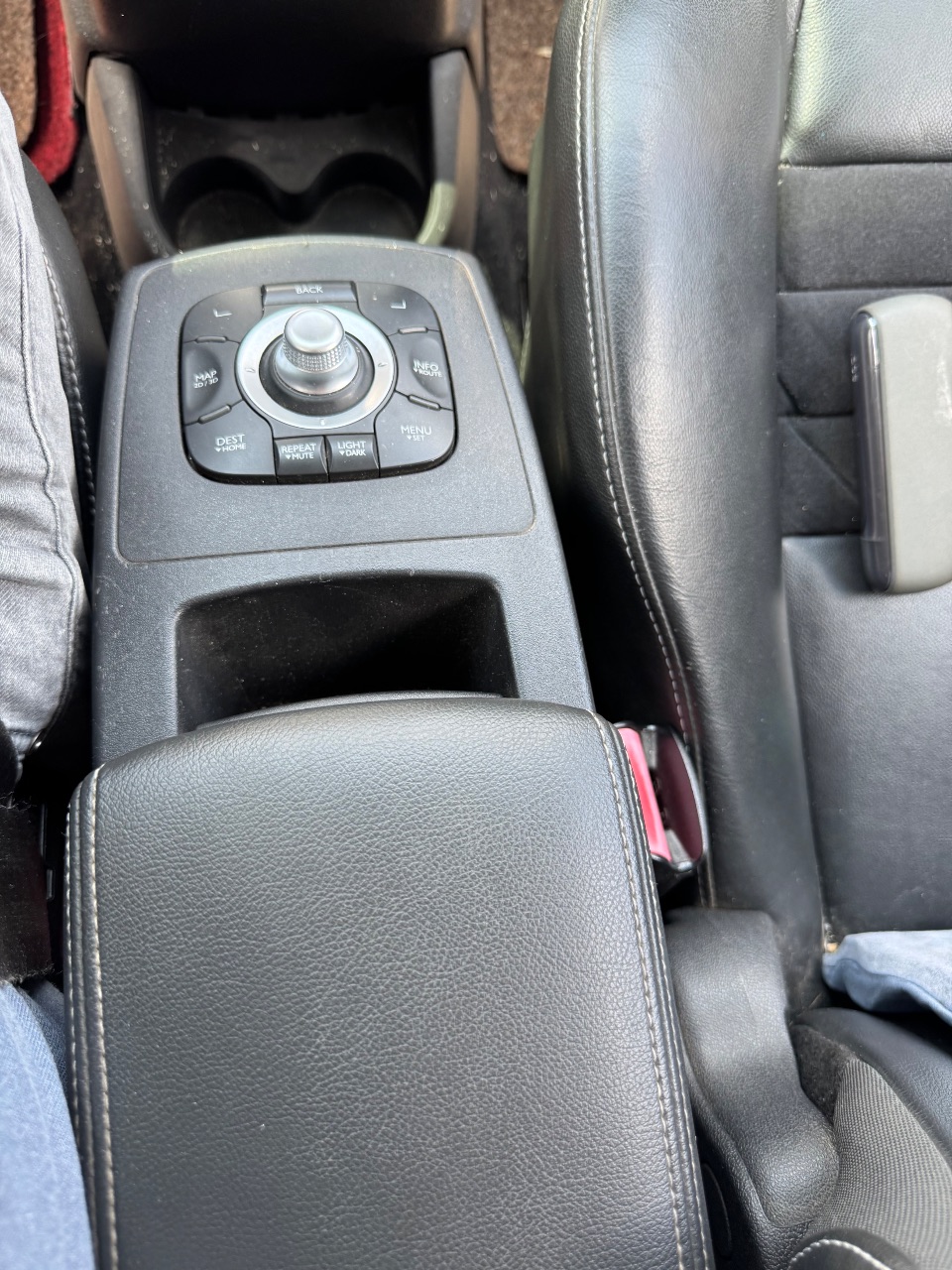 Renault Scenic - фото 15