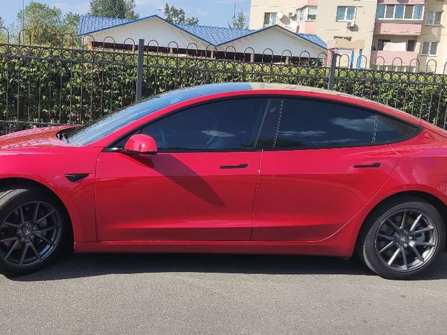 Tesla Model 3 - фото 2