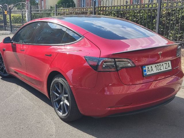 Tesla Model 3 - фото 4