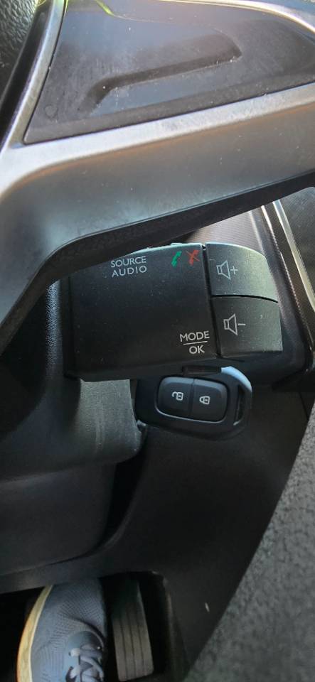 Renault Logan - фото 5