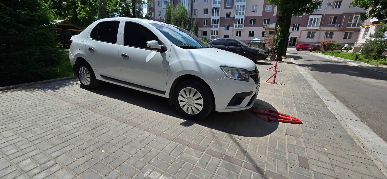 Renault Logan - фото 2