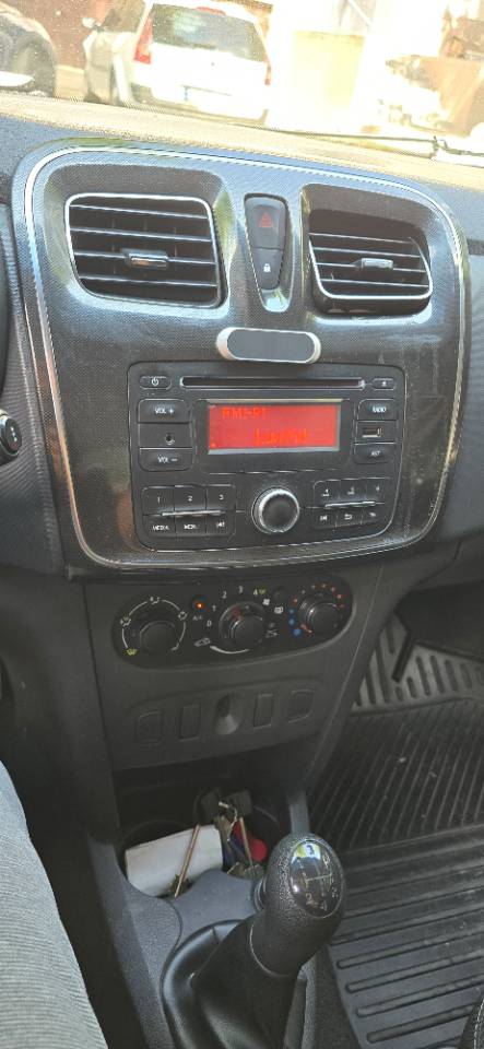 Renault Logan - фото 10