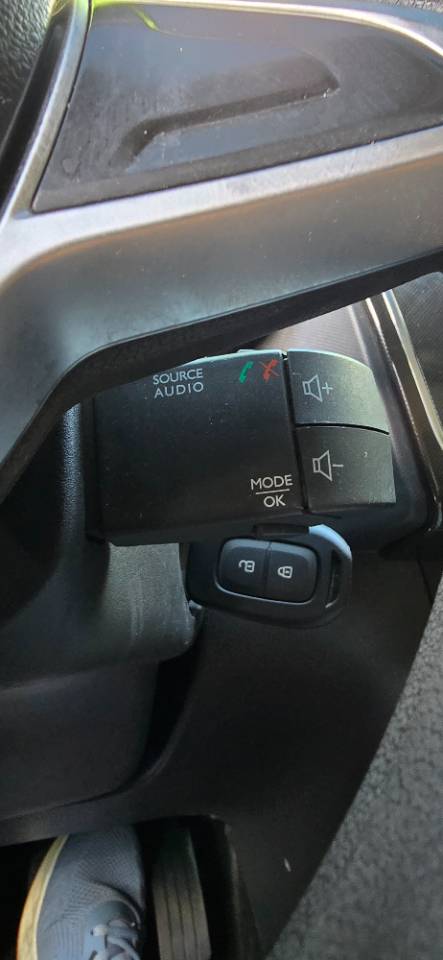 Renault Logan - фото 6