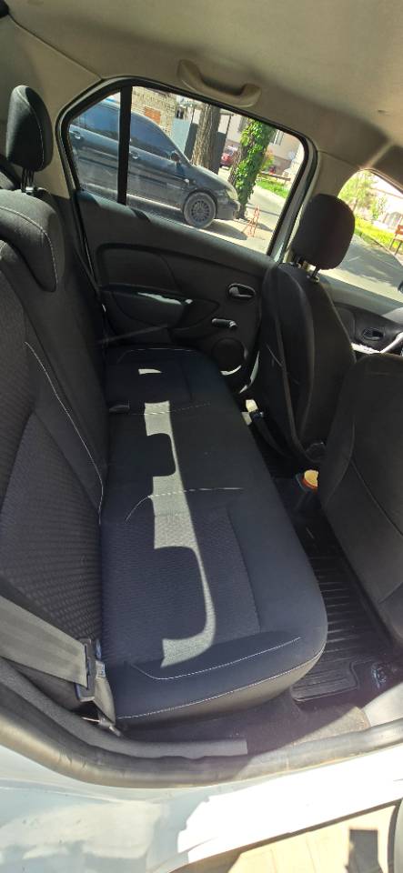 Renault Logan - фото 13