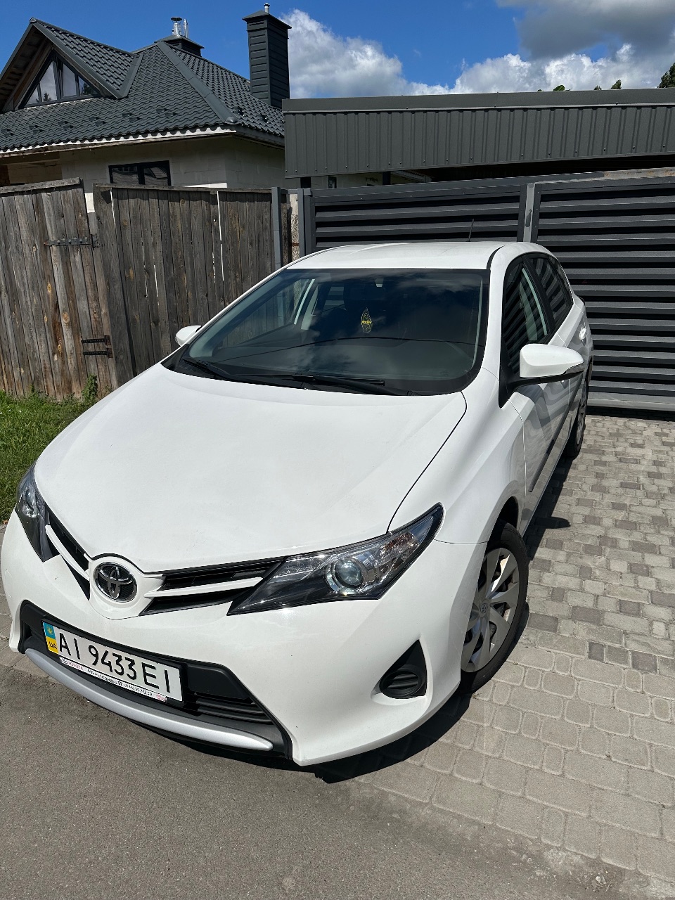 Toyota Auris - фото 5