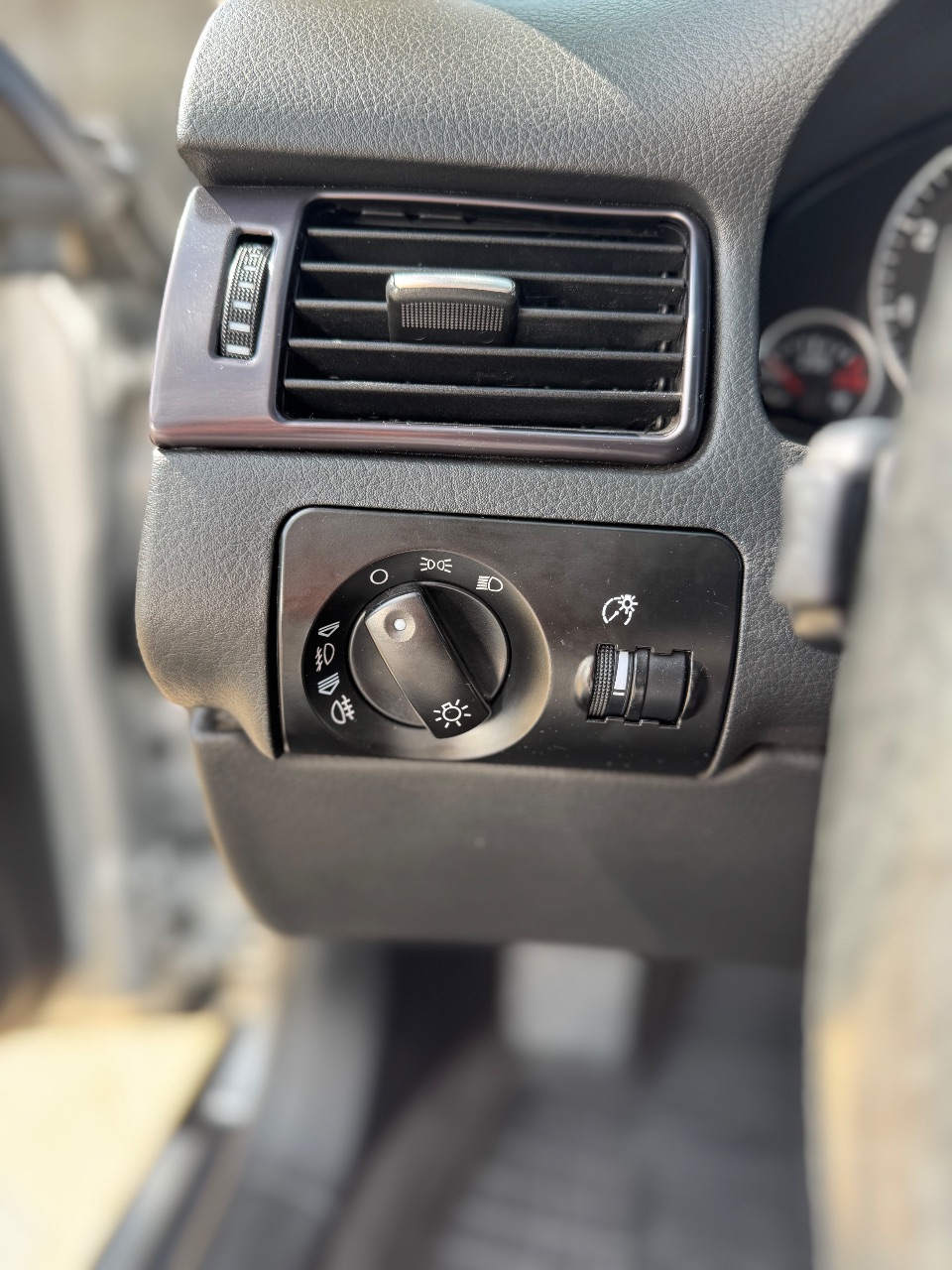 Audi A6 - фото 10