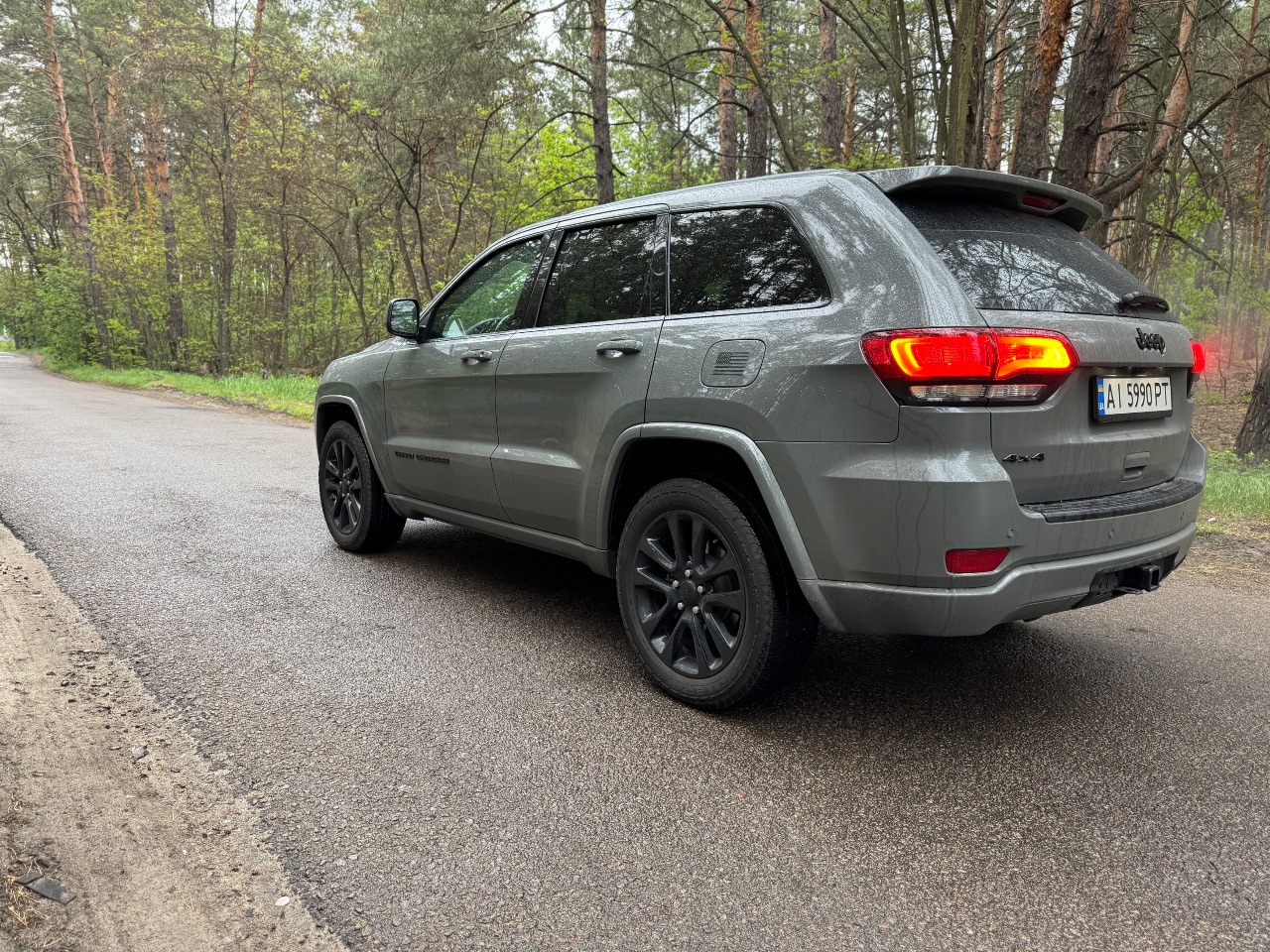 Jeep Grand Cherokee - фото 3