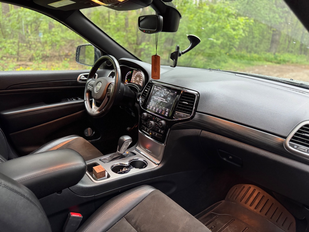 Jeep Grand Cherokee - фото 8