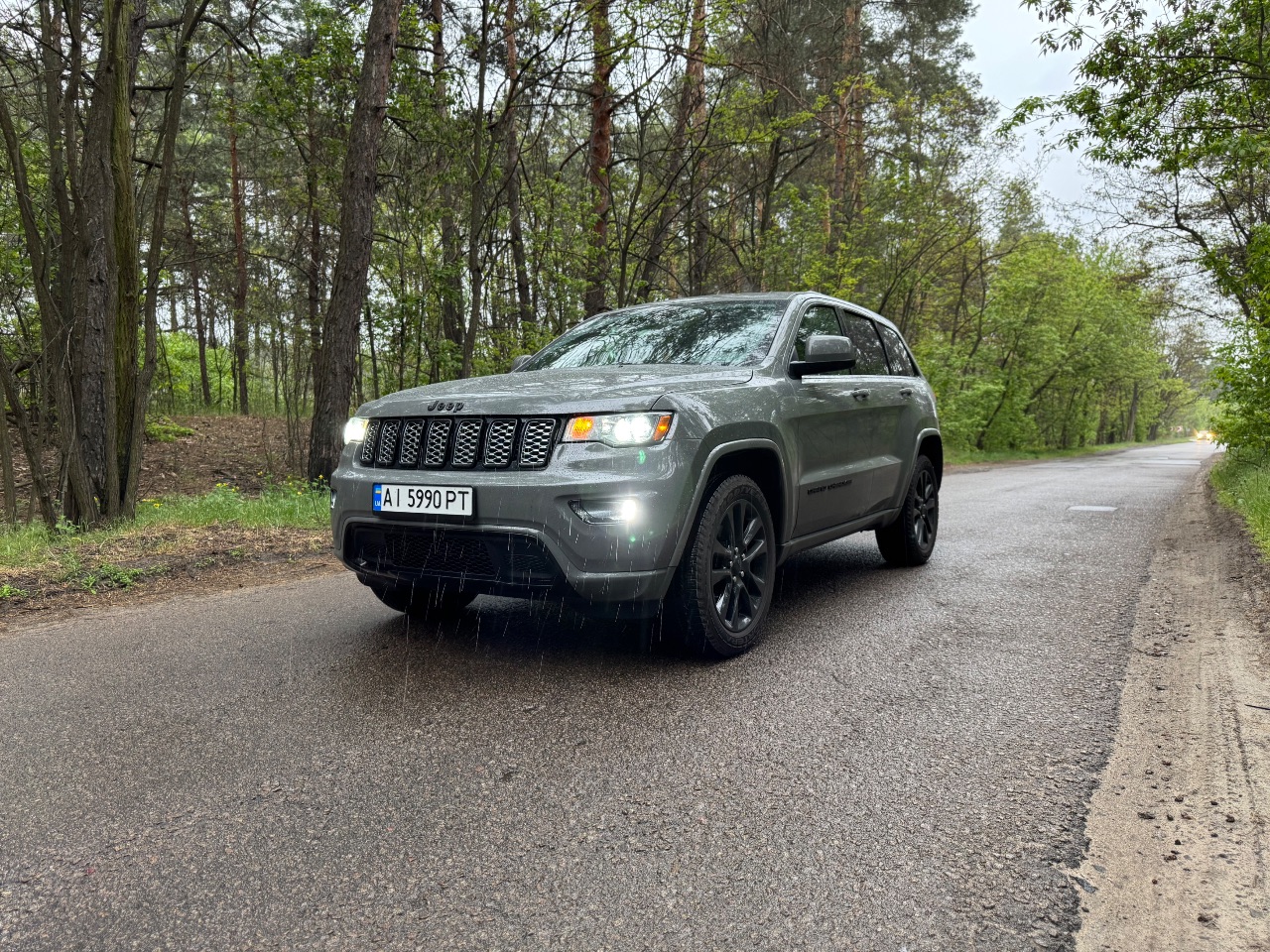Jeep Grand Cherokee - фото 2