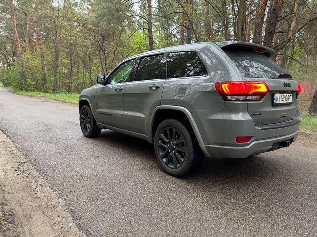 Jeep Grand Cherokee - фото 3